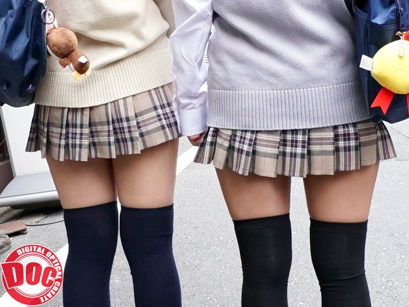 【学生服 】ミニスカニーソから覗く「絶対領域」に興奮し抑えられなくなってしまった僕は…｜118docp00011