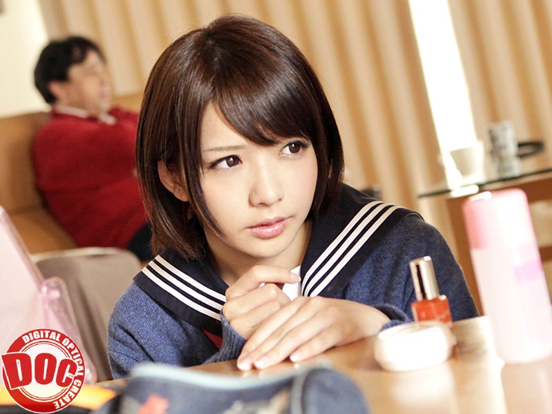 【妄想 成海うるみ・比奈みゆ・生駒はるな】こたつの中だからと安心して無防備な格好をしている大人しそうな女の子にこっそりイタズラを。周りに誰かがいて声を出せない状況に、パンツが濡れるほど興奮した彼女はビショビショに濡れたオマ○コを僕に…｜118rtp00038