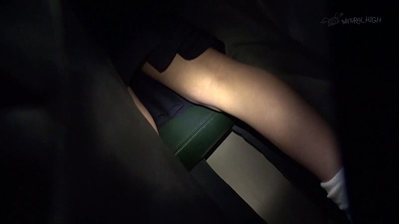 【めがね 】電車痴●で「絶対イクもんか…」腰をひねり絶頂を拒み続ける女子校生の失禁がまん顔｜1nhdta00931