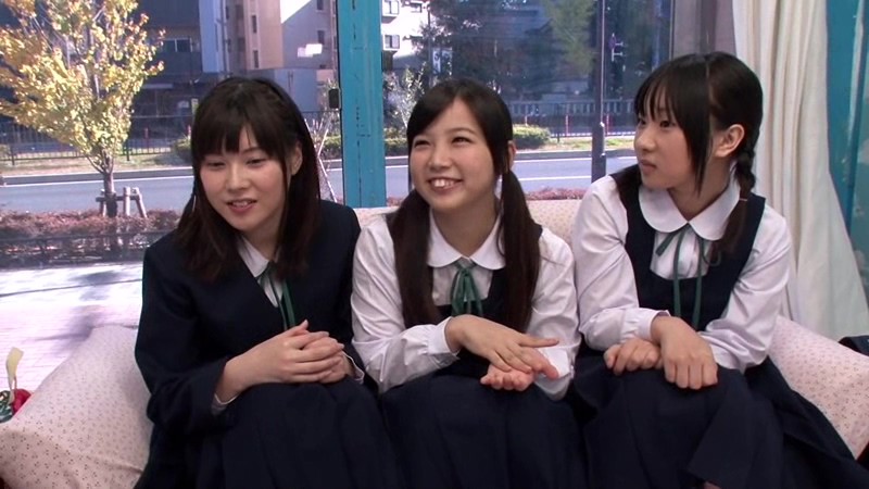 【企画 】修学旅行生がマジックミラー号でデカチン初体験 大人のズル剥けチ○ポをみんなで測って、起たせて、恥ずかしいけど大興奮！…では終わらず自由行動中にセックスしちゃう女の子も！先生には内緒◆｜1sdmu00051