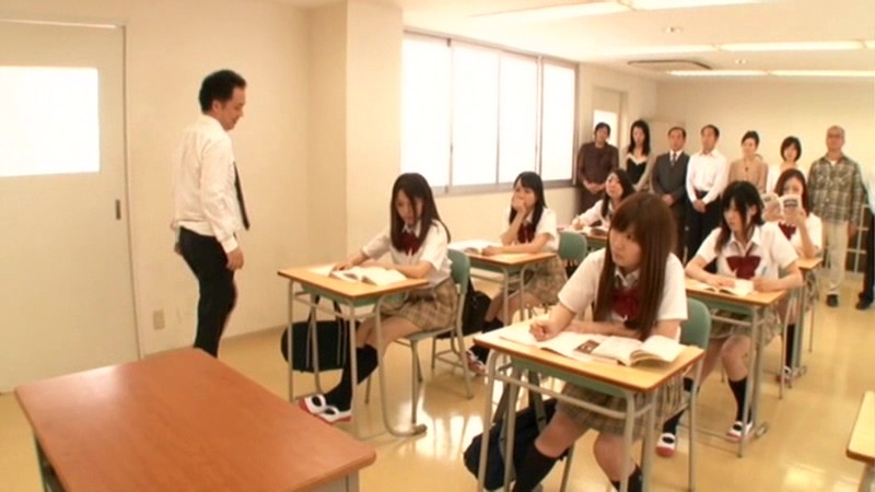 【イタズラ 初美沙希・美泉咲・相葉レイカ】時間よ止まれ！ パート20｜1vandr00075