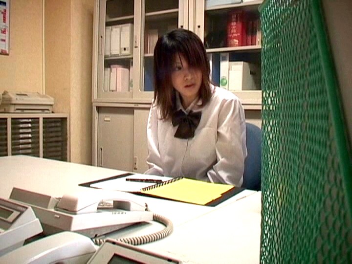 【女子校生 】万引きバレた女子校生｜h_423vic00038