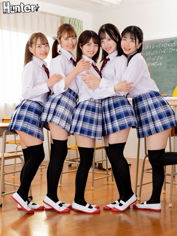 【学生服 】女子率99％！ミニスカ×ニーハイ女子ばかりの学校で絶対領域パンチラに毎日フル勃起！朝から始まって授業中、休み時間、放課後…常にヤラれまくり！｜huntb00584