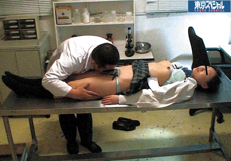 【中出し 】東京スペシャル渋谷区・病院関係者より投稿 意識不明死んだ様に昏●したウンともスンとも言わない女子校生○姦動画 台の上で横たわり微動だにしない女子校生を黙々と●す禁断の映像｜tsp00280